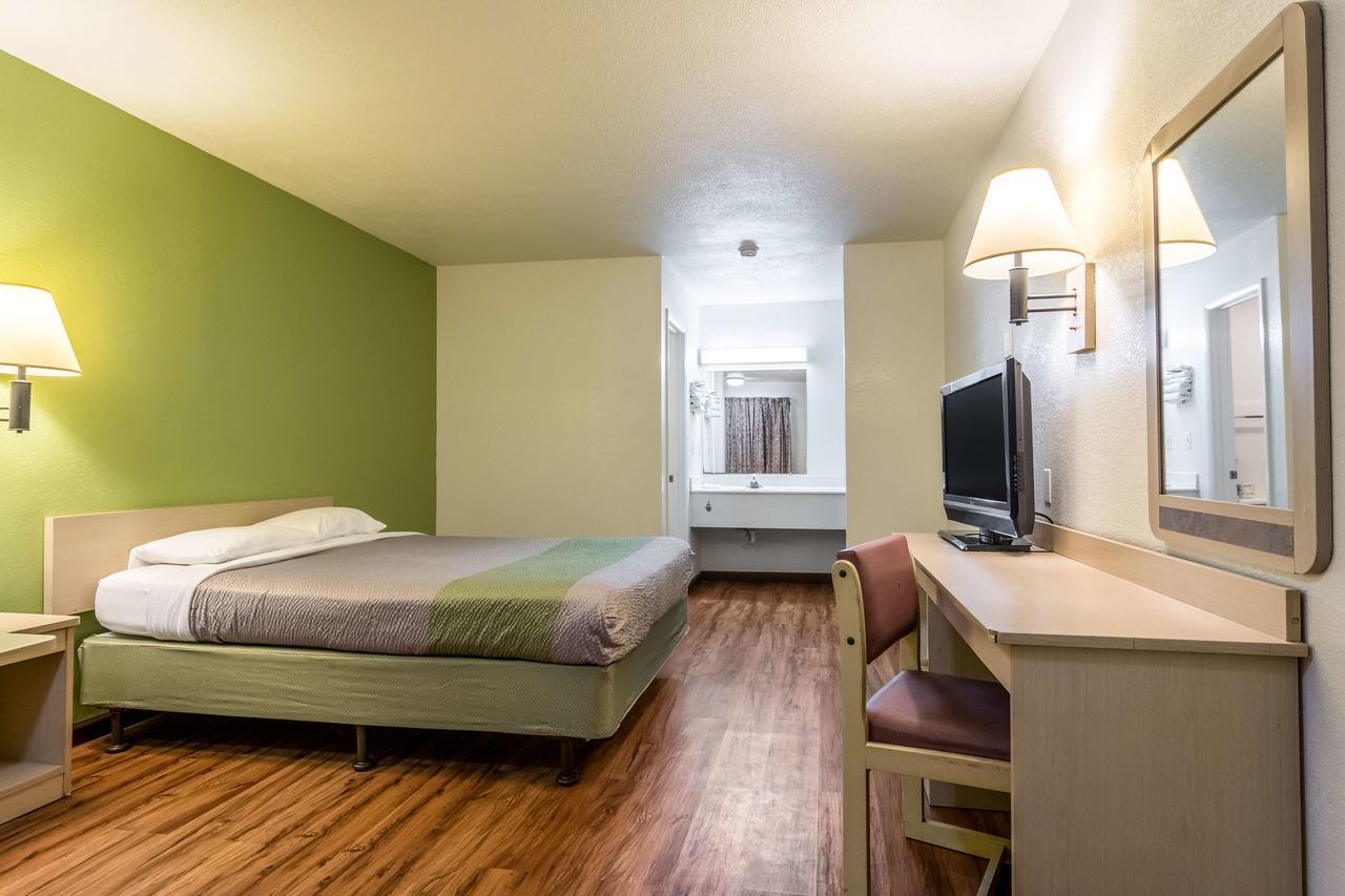 Motel 6 Chattanooga East Bagian luar foto