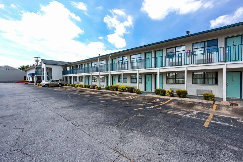 Motel 6 Chattanooga East Bagian luar foto